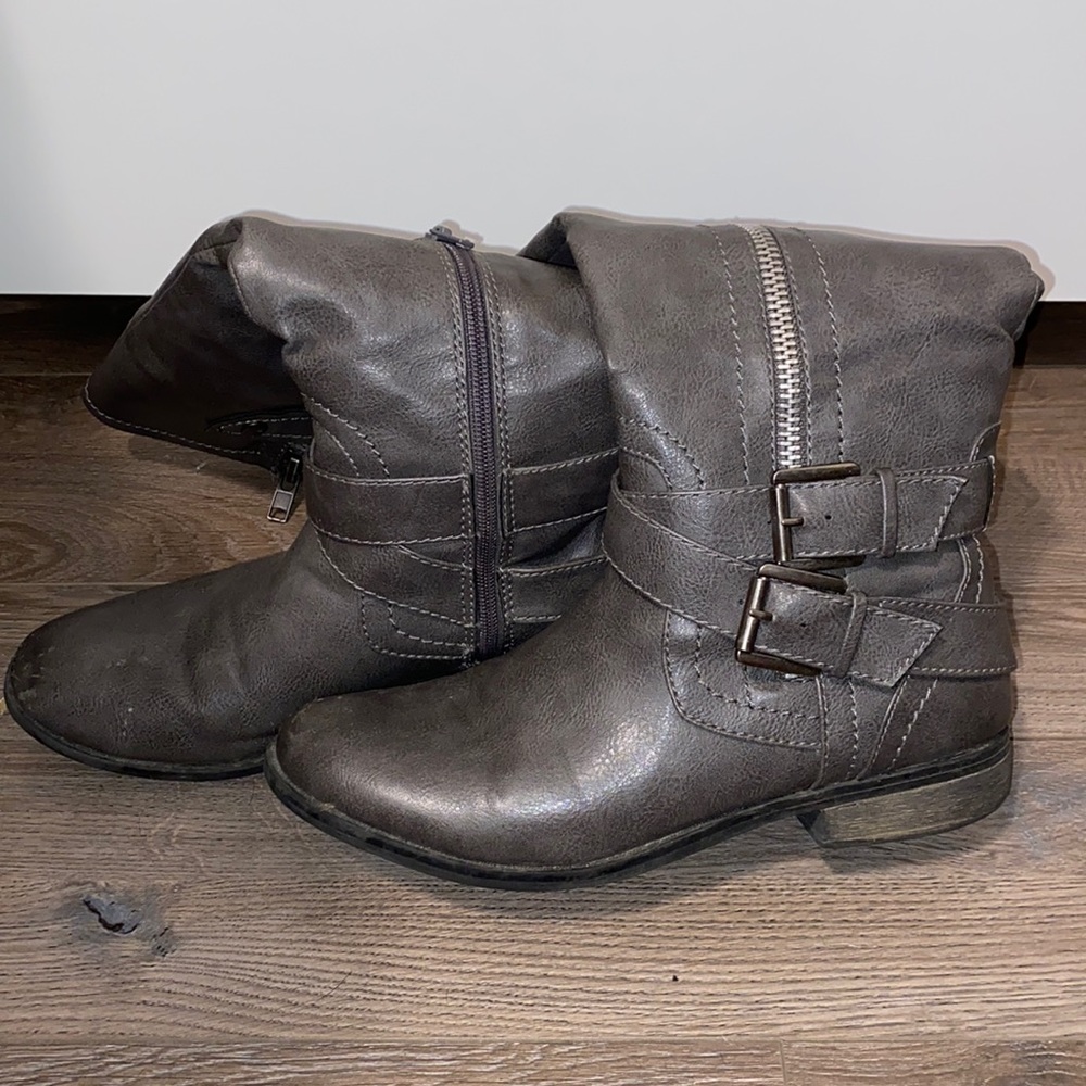 Rampage gray leather boots